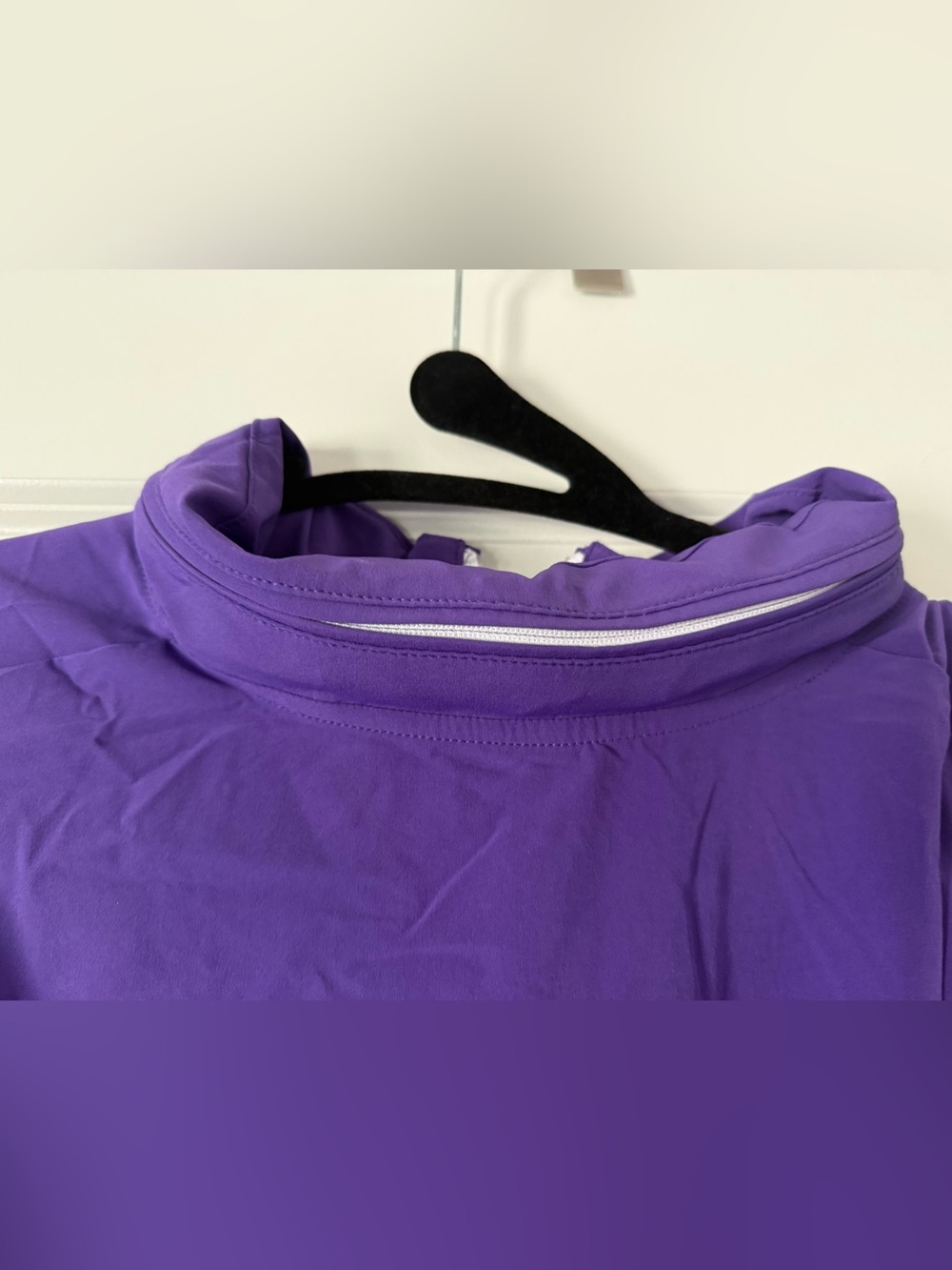 Nike Men’s Purple Short-Sleeve Pullover with zip up hood option - Picture 4 of 4
